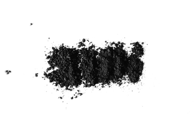 whiten teeth with activated charcoal
